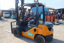 Các phụ kiện và thiết bị hỗ trợ xe nâng làm việc hiệu quả