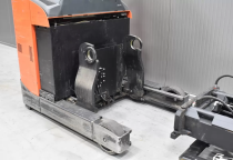 Quy tắc vận hành xe nâng hàng khi công nhân làm việc trên cao