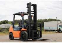 Sửa Xe Nâng TPHCM: Bảng Giá & Giải Pháp Tận Nơi 24/7 | Vinaboss (Chuyên Gia Hơn 10 Năm)