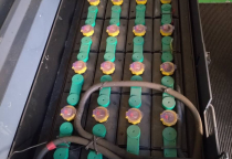 HƯỚNG DẪN SỬ DỤNG CHĂM SÓC VÀ BẢO TRÌ BÌNH ĐIỆN XE NÂNG