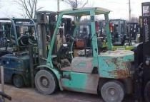 Ưu nhược điểm khi mua xe nâng hàng cũ