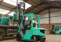 Cách kiểm tra và bảo dưỡng xe nâng hàng phần I