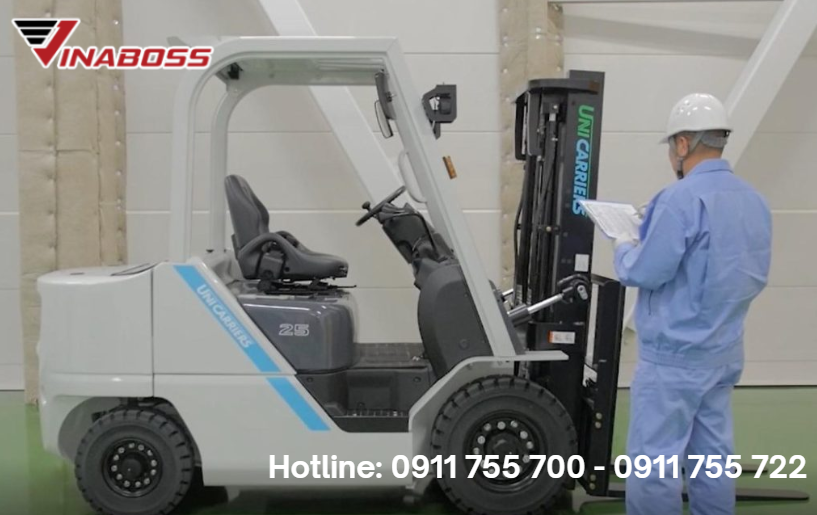 Kiểm tra, bàn giao xe nâng cho khách tại Trảng Bom